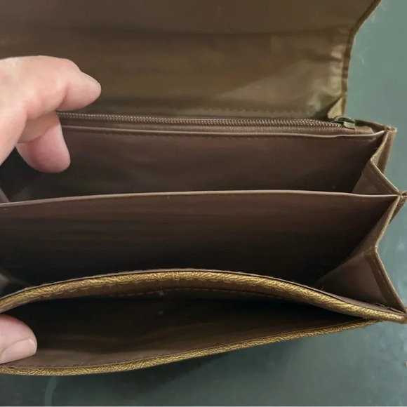 Women’s Brown Wallet With Multiple Pockets Zippers Card Holder Classics - Picture 3 of 7